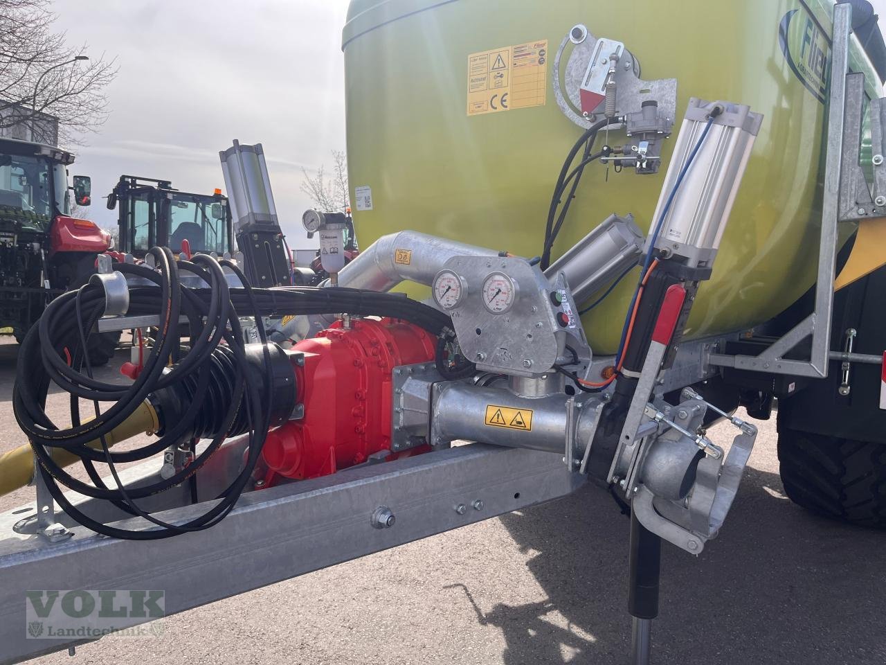 Gülleselbstfahrer of the type Fliegl PFW 9000 POLY Line Einachs, Neumaschine in Friedberg-Derching (Picture 12)