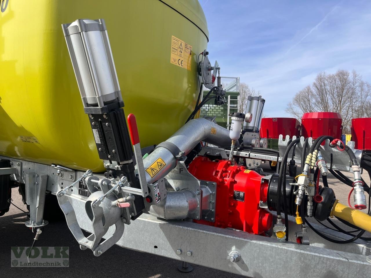 Gülleselbstfahrer of the type Fliegl PFW 9000 POLY Line Einachs, Neumaschine in Friedberg-Derching (Picture 13)