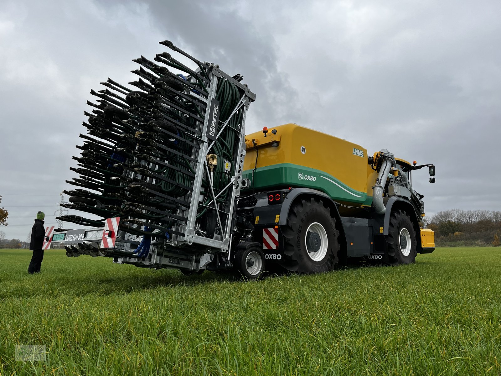 Gülleverteiltechnik des Typs BETEC Chameleon, Neumaschine in Donnersdorf (Bild 1)