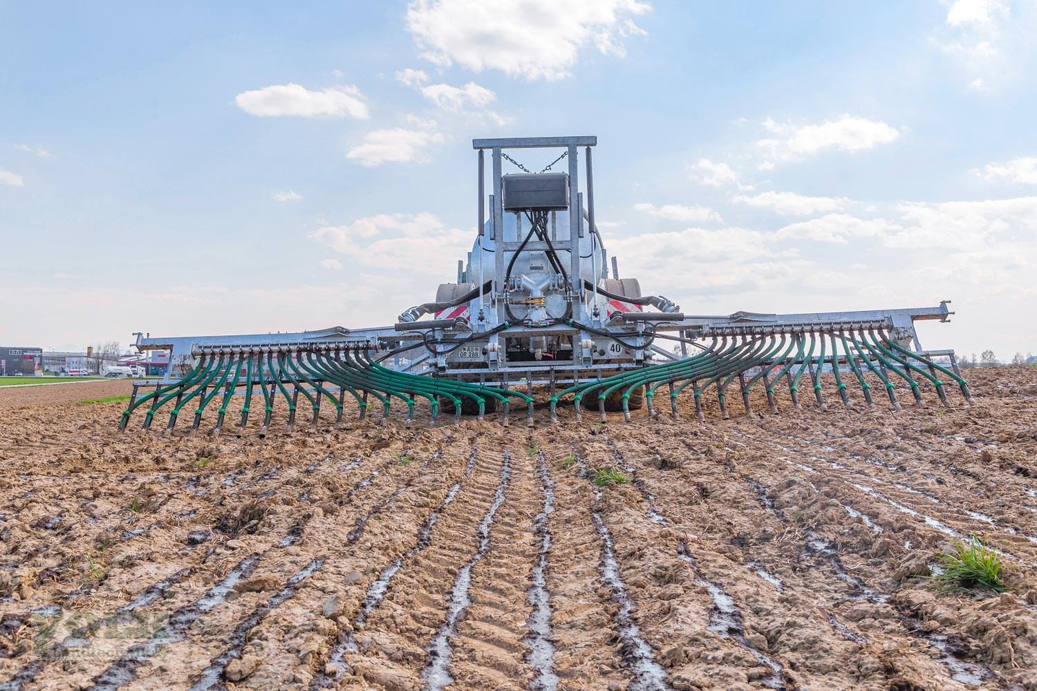 Gülleverteiltechnik des Typs Fliegl Skate 120, Neumaschine in Friedberg-Derching (Bild 1)