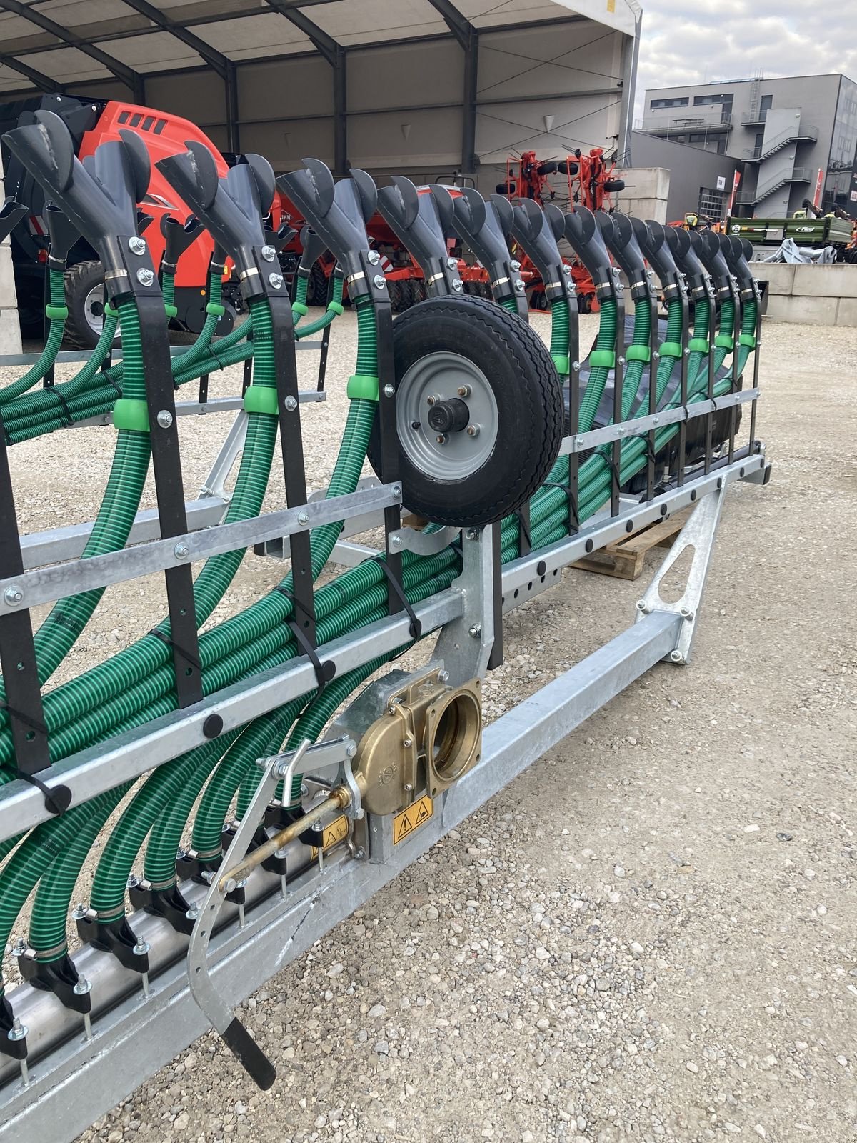 Gülleverteiltechnik of the type Fliegl SKATE 150, Neumaschine in Wallern (Picture 11)