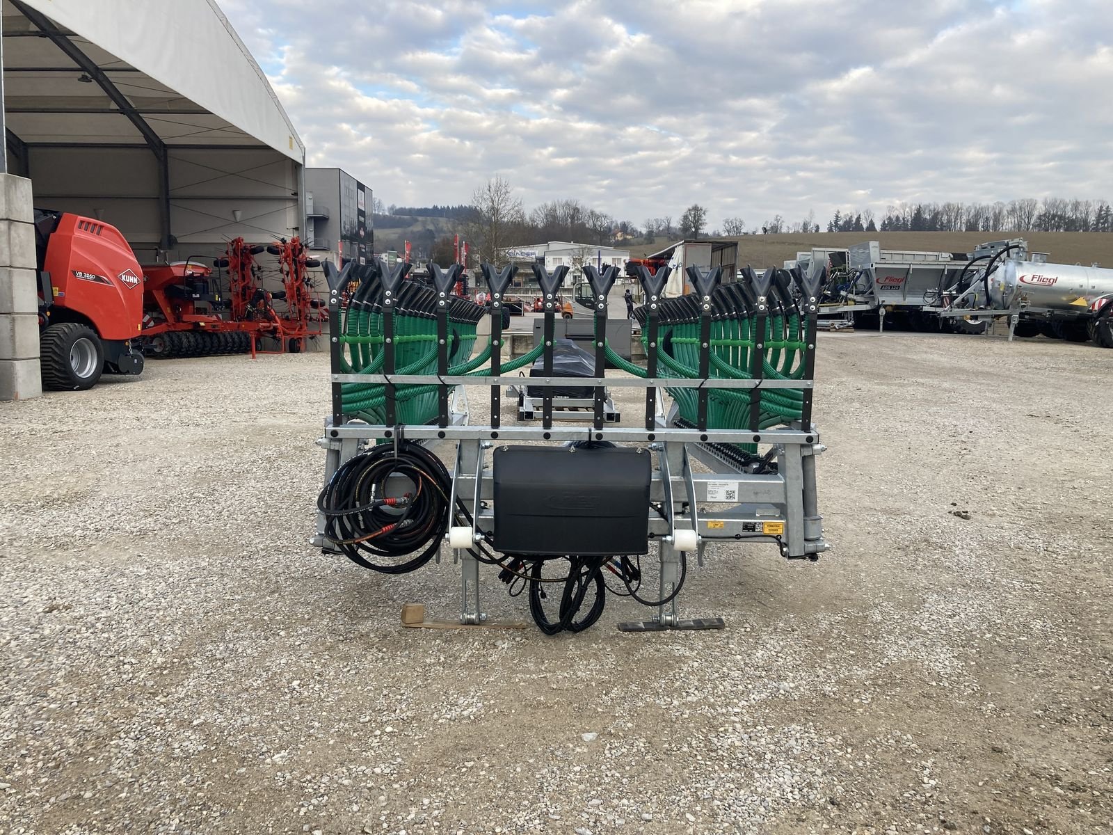 Gülleverteiltechnik of the type Fliegl SKATE 150, Neumaschine in Wallern (Picture 4)