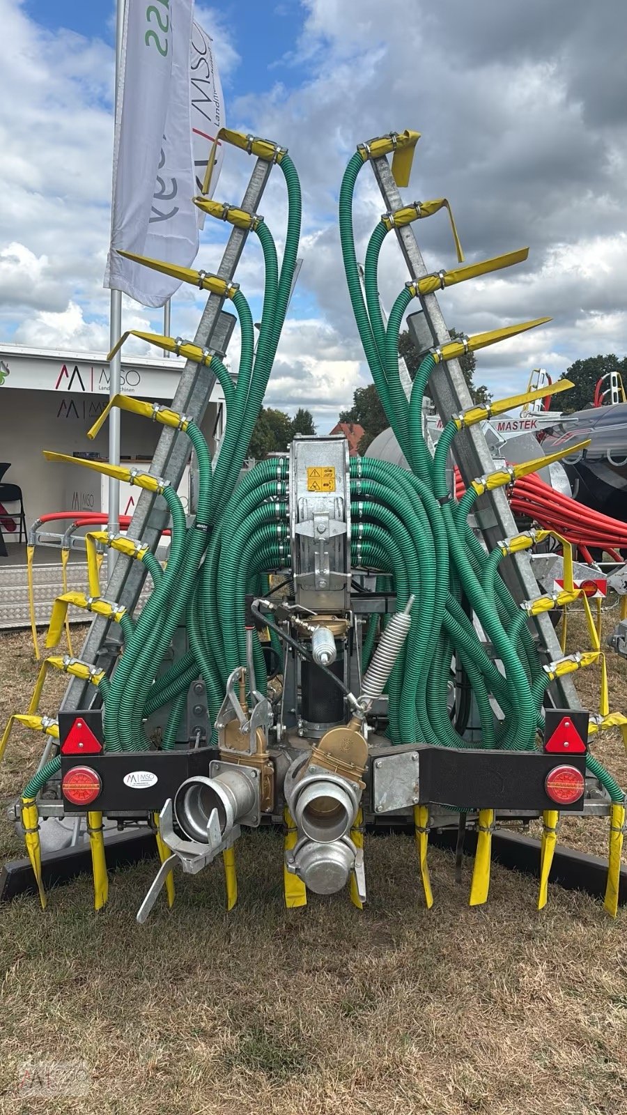 Gülleverteiltechnik of the type Grasstech Gülleverteiler 7,5m, Neumaschine in Berumerfehn (Picture 1)