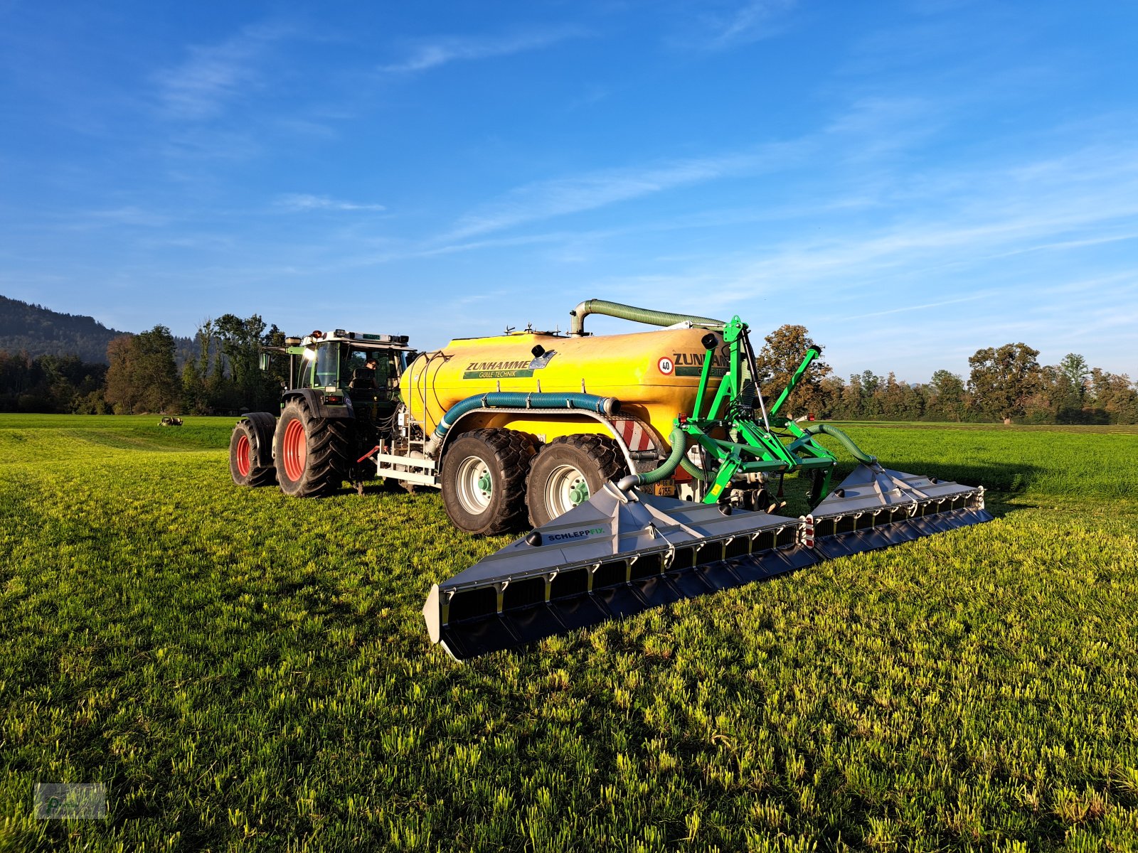 Gülleverteiltechnik of the type Schleppfix Gülleverteiler SFA 12, Neumaschine in Bad Kötzting (Picture 9)