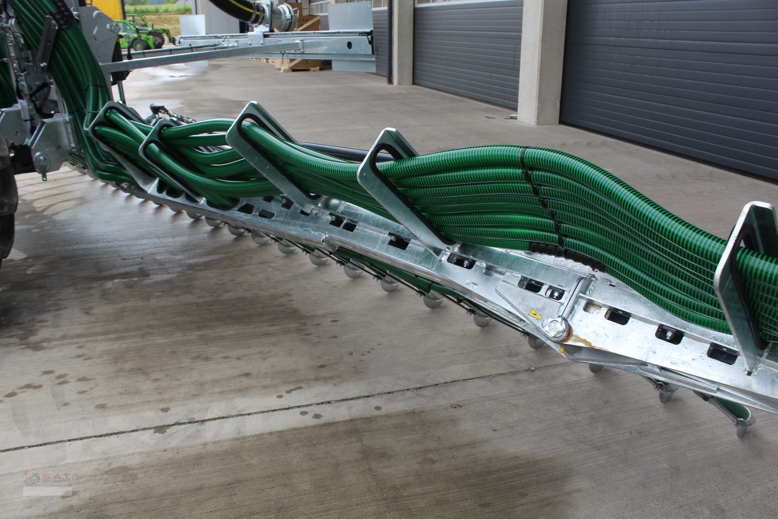 Gülleverteiltechnik van het type Sonstige 12 m Hilly Schleppschuhverteiler, Neumaschine in Eberschwang (Foto 25)