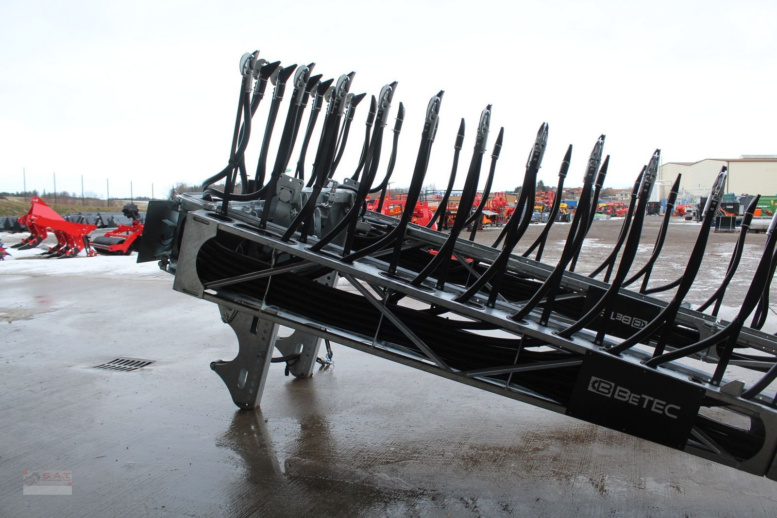 Gülleverteiltechnik of the type Sonstige 12 m-Schleppschuhverteiler M-Line, Neumaschine in Eberschwang (Picture 8)