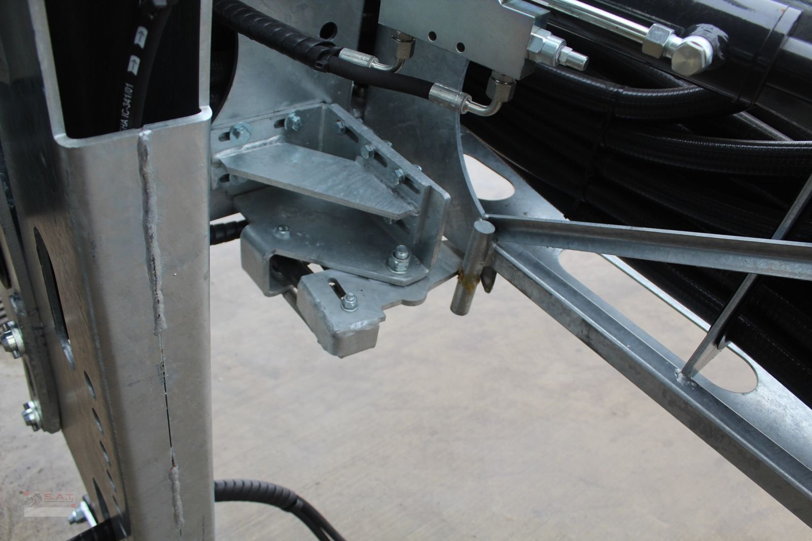 Gülleverteiltechnik of the type Sonstige 12 m-Schleppschuhverteiler M-Line, Neumaschine in Eberschwang (Picture 29)