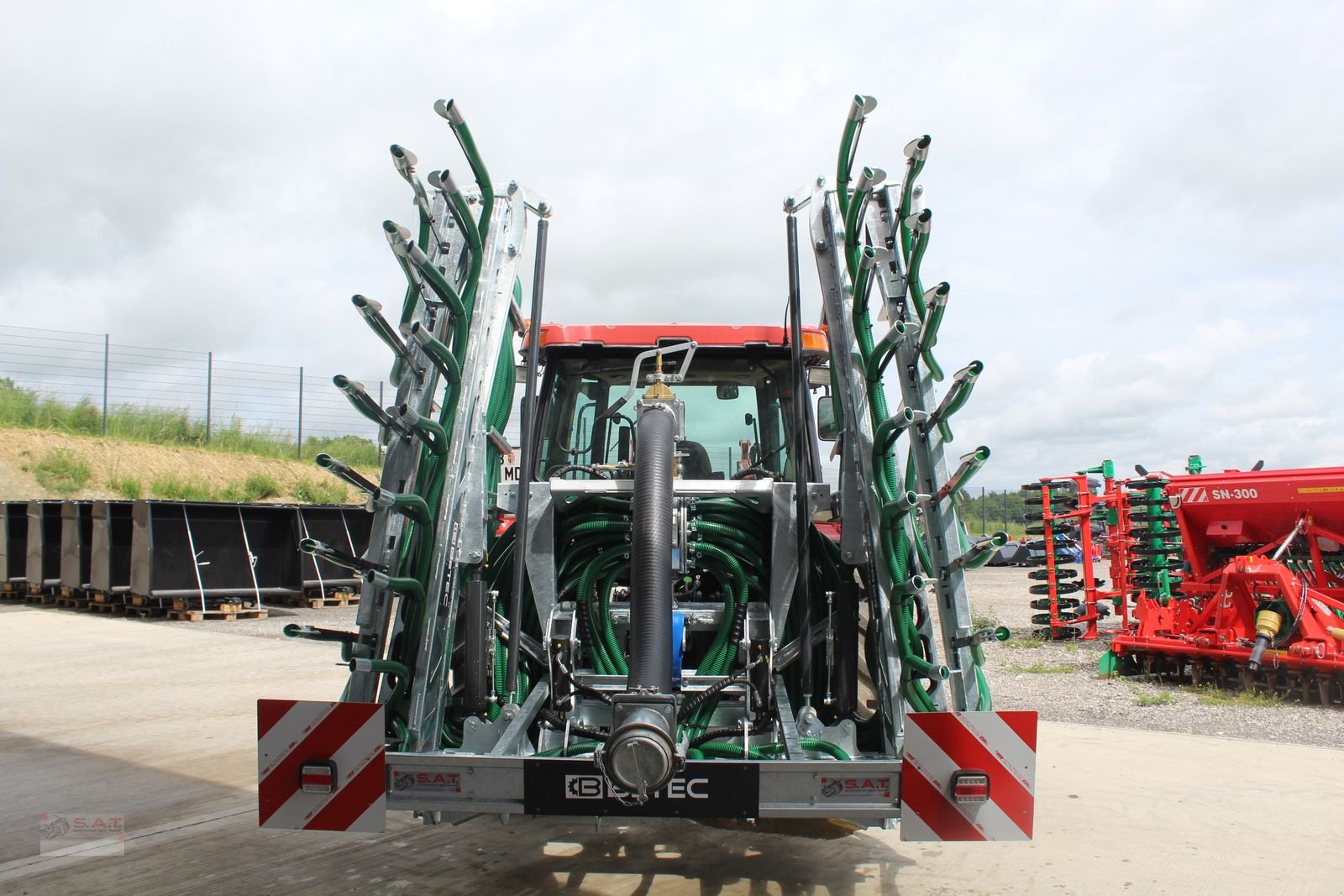 Gülleverteiltechnik of the type Sonstige Hilly 12m Schleppschuhverteiler, Neumaschine in Eberschwang (Picture 4)