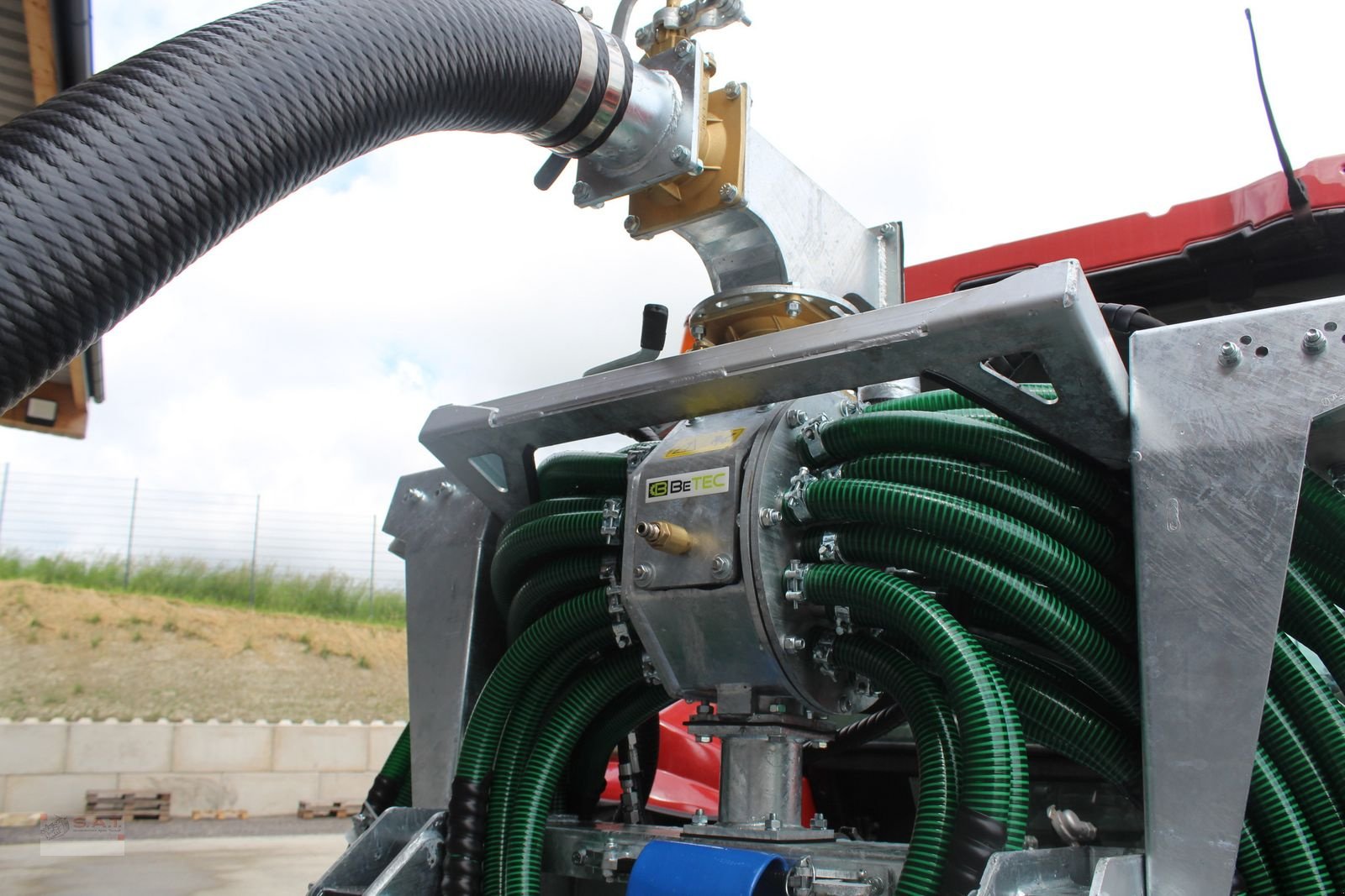 Gülleverteiltechnik of the type Sonstige Hilly 12m Schleppschuhverteiler, Neumaschine in Eberschwang (Picture 19)