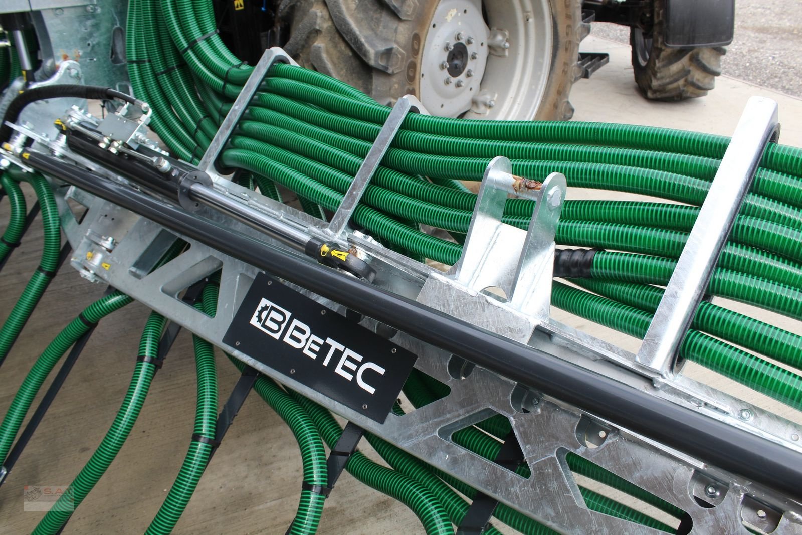 Gülleverteiltechnik of the type Sonstige Hilly 12m Schleppschuhverteiler, Neumaschine in Eberschwang (Picture 16)