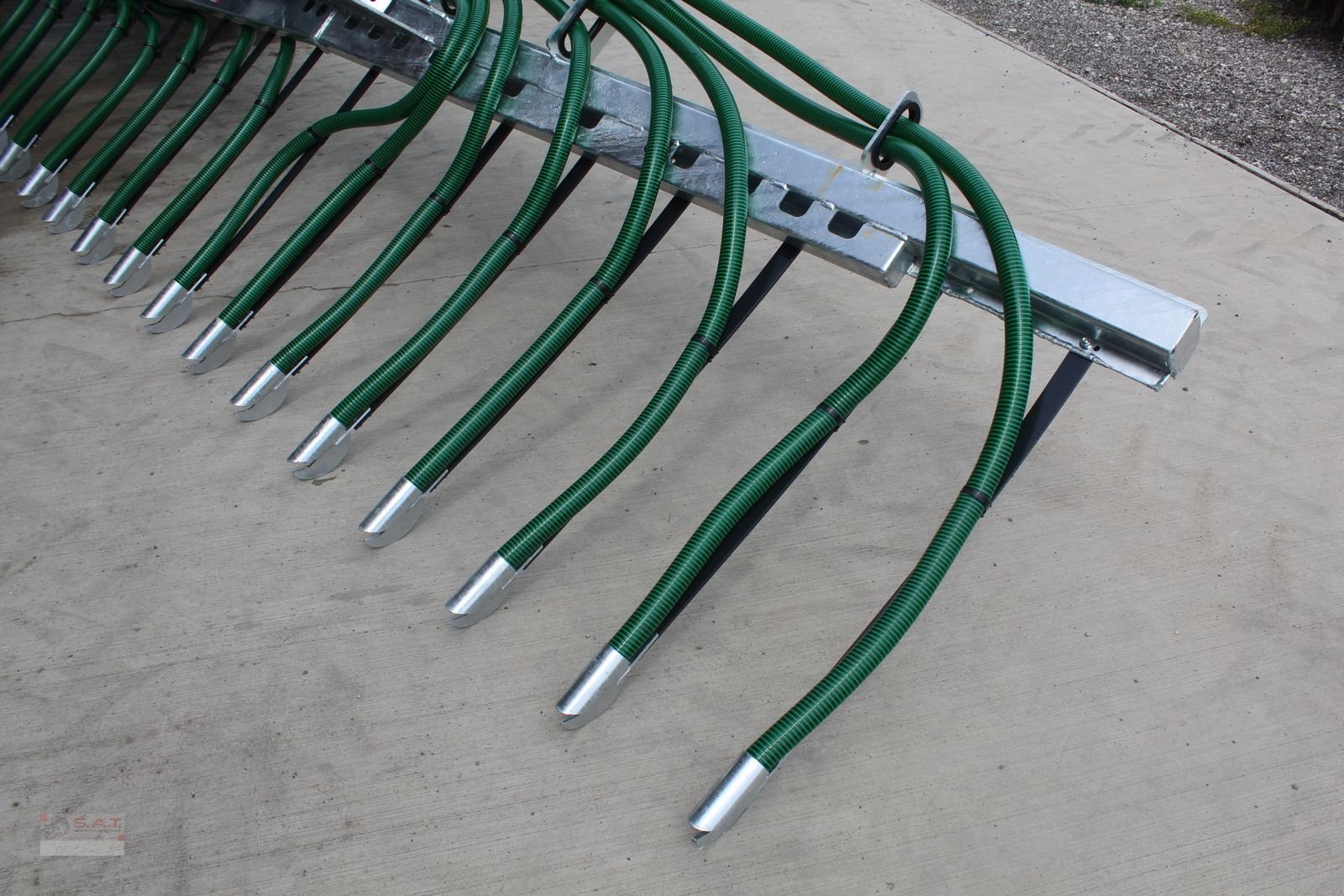 Gülleverteiltechnik of the type Sonstige Hilly 12m Schleppschuhverteiler, Neumaschine in Eberschwang (Picture 12)