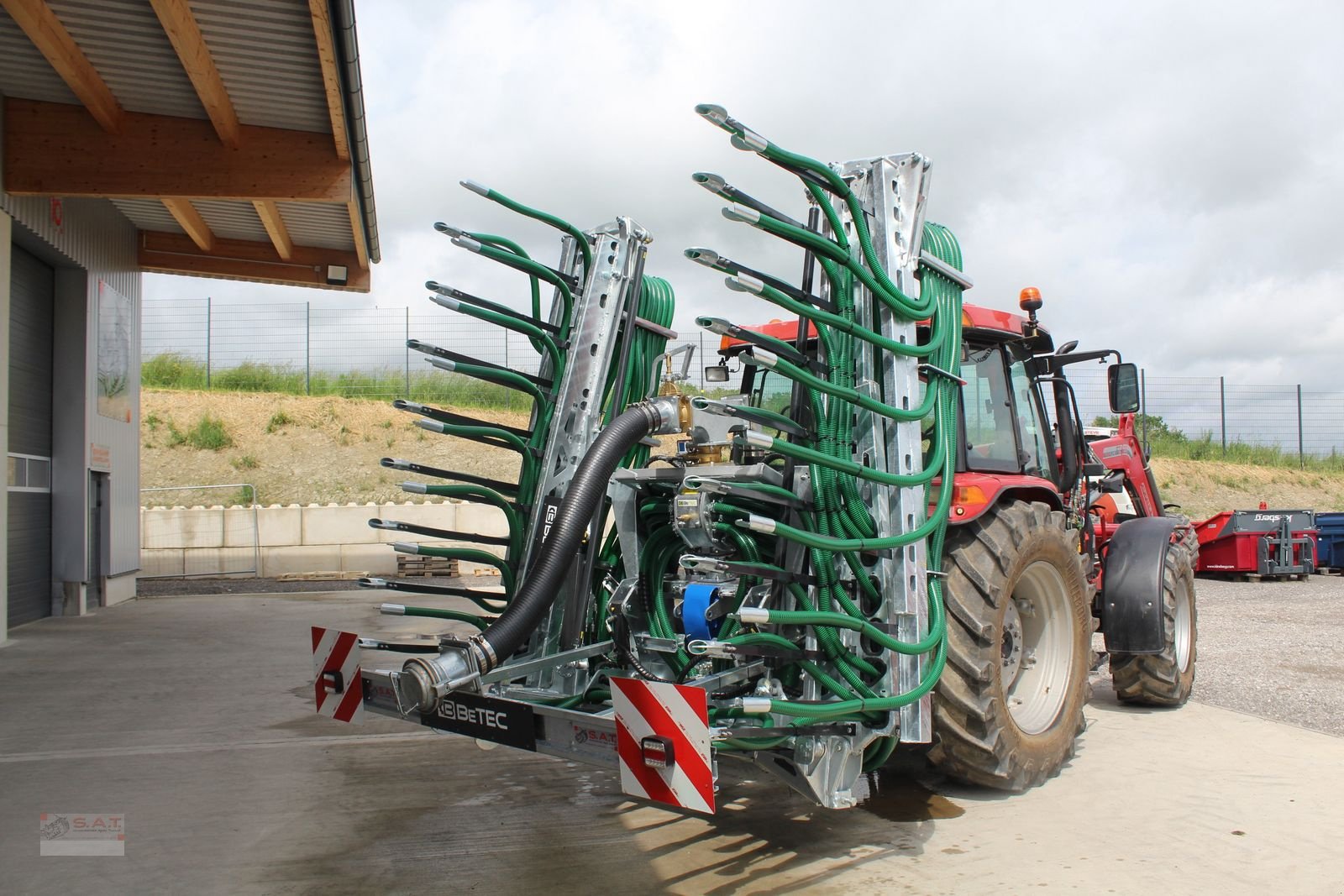 Gülleverteiltechnik of the type Sonstige Hilly 12m Schleppschuhverteiler, Neumaschine in Eberschwang (Picture 3)