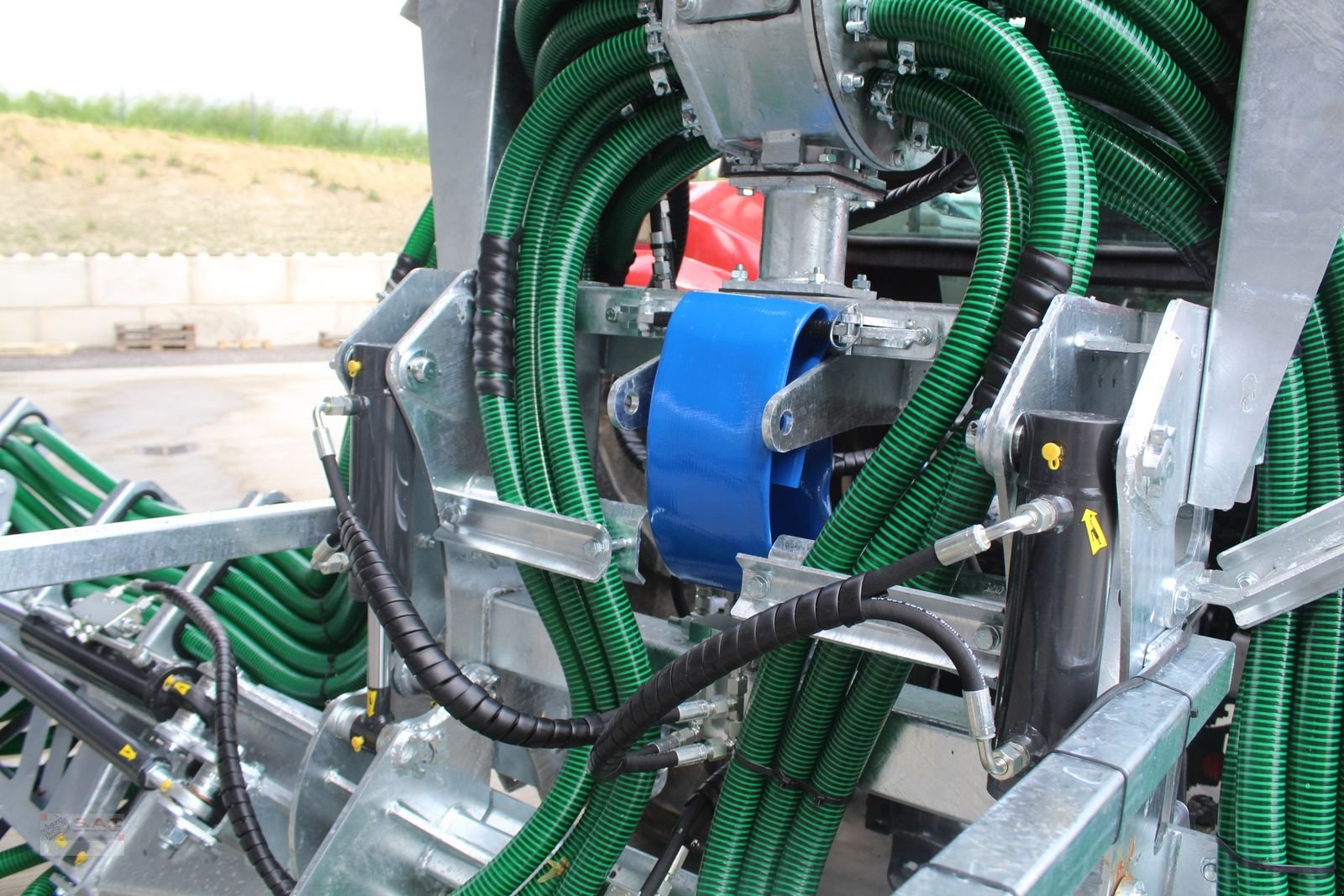 Gülleverteiltechnik of the type Sonstige Hilly 12m Schleppschuhverteiler, Neumaschine in Eberschwang (Picture 20)