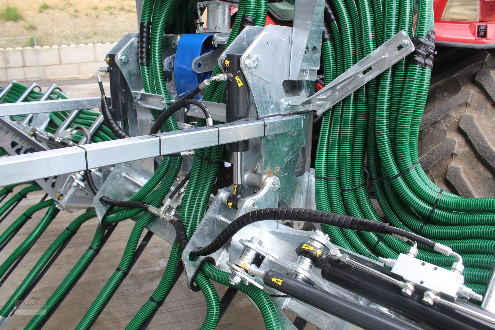 Gülleverteiltechnik of the type Sonstige Hilly 12m Schleppschuhverteiler, Neumaschine in Eberschwang (Picture 18)