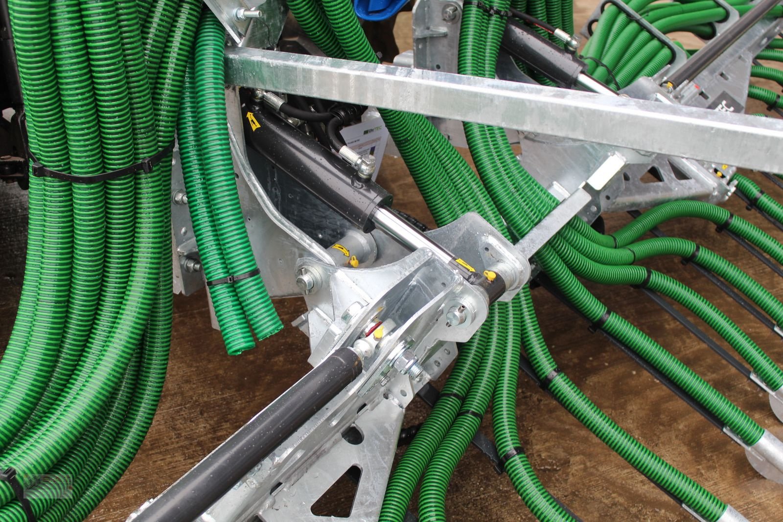 Gülleverteiltechnik des Typs Sonstige Stylo 9,0m Schleppschuhverteiler, Neumaschine in Eberschwang (Bild 18)