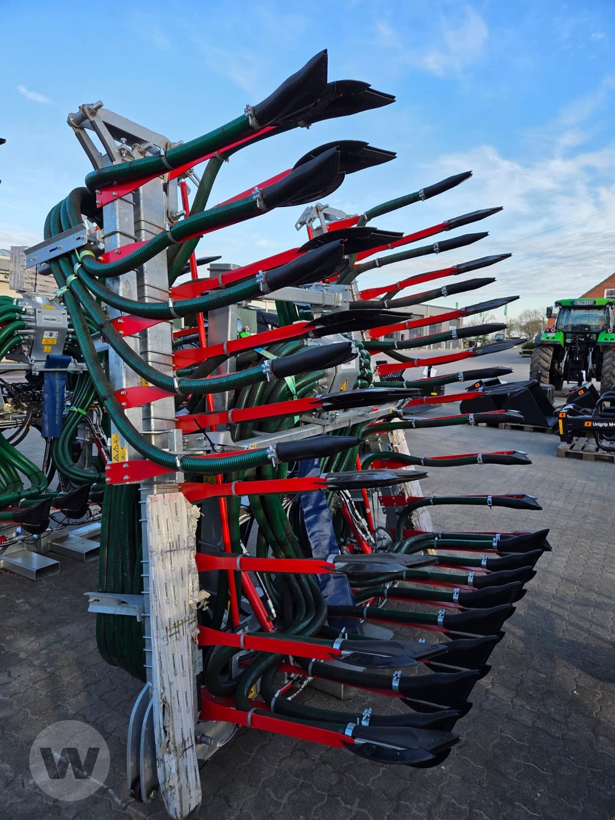 Gülleverteiltechnik of the type Vogelsang UNISPREAD 9 M, Neumaschine in Börm (Picture 2)