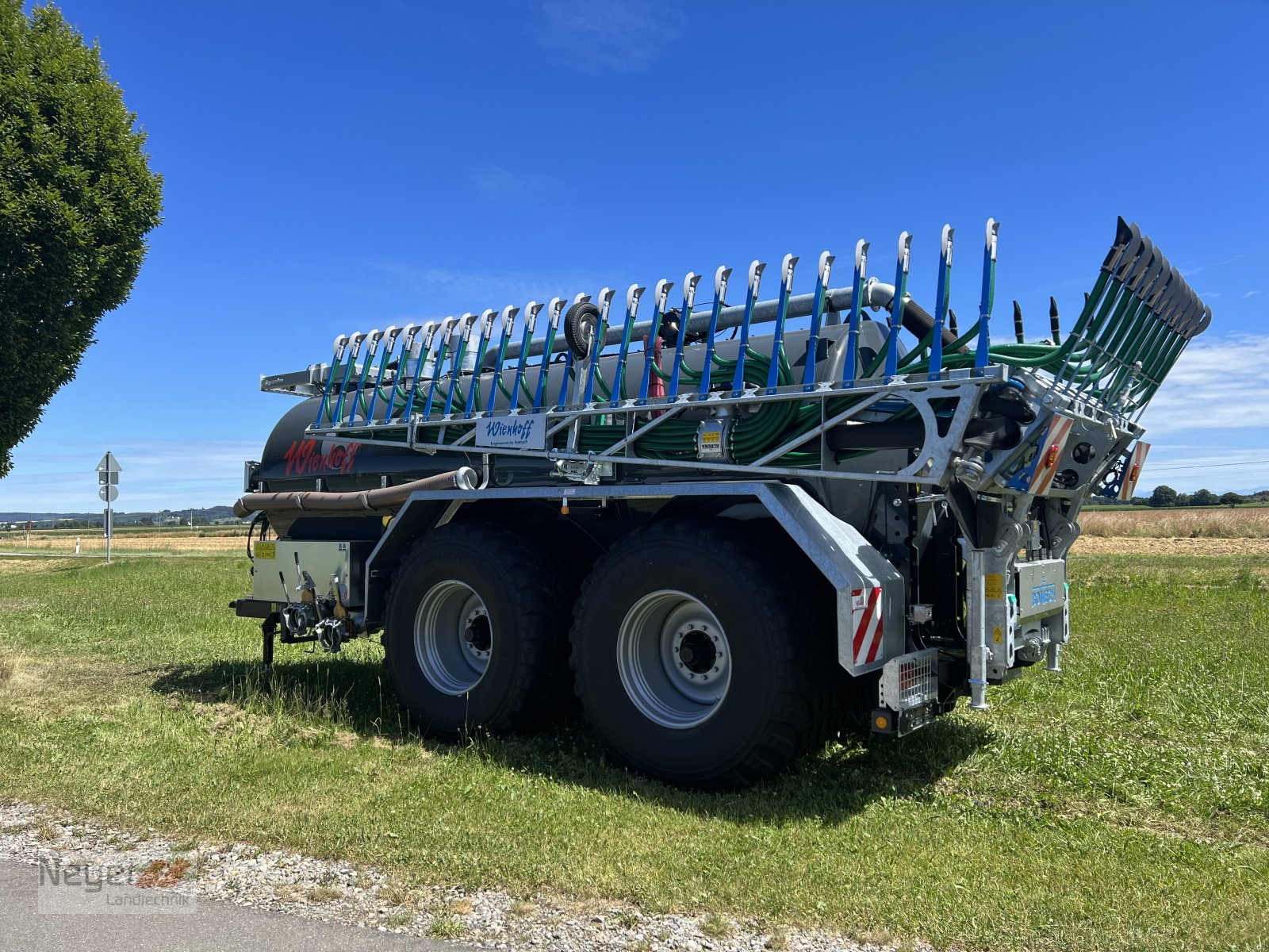 Gülleverteiltechnik des Typs Wienhoff 18.300 PTW Profi Line Güllefass, Neumaschine in Bad Waldsee Mennisweiler (Bild 2)