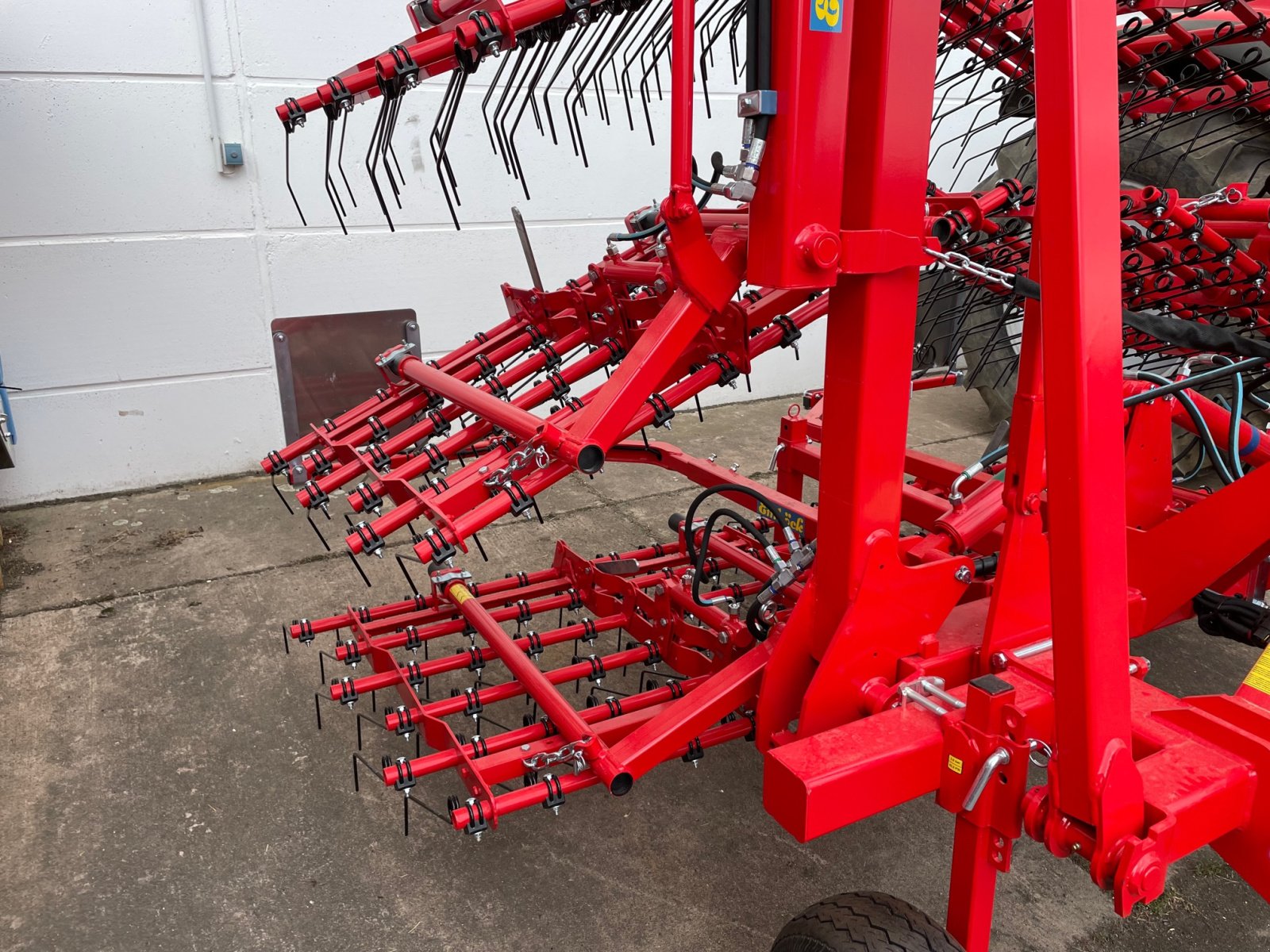 Hackstriegel des Typs Einböck Aerostar 12.00, Neumaschine in Ebeleben (Bild 3)