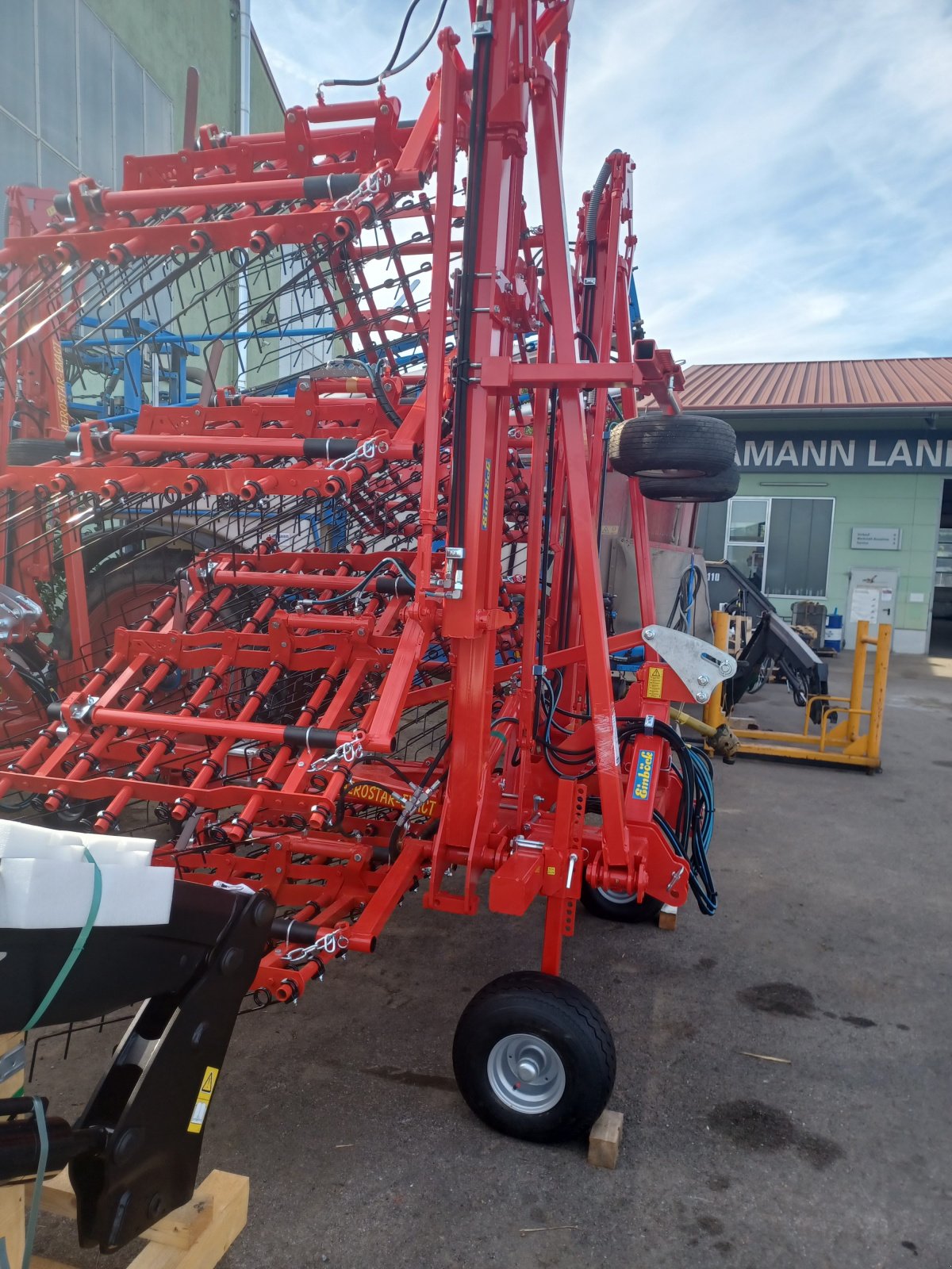 Hackstriegel of the type Einböck Aerostar Exact 1200, Neumaschine in Uffenheim (Picture 1)