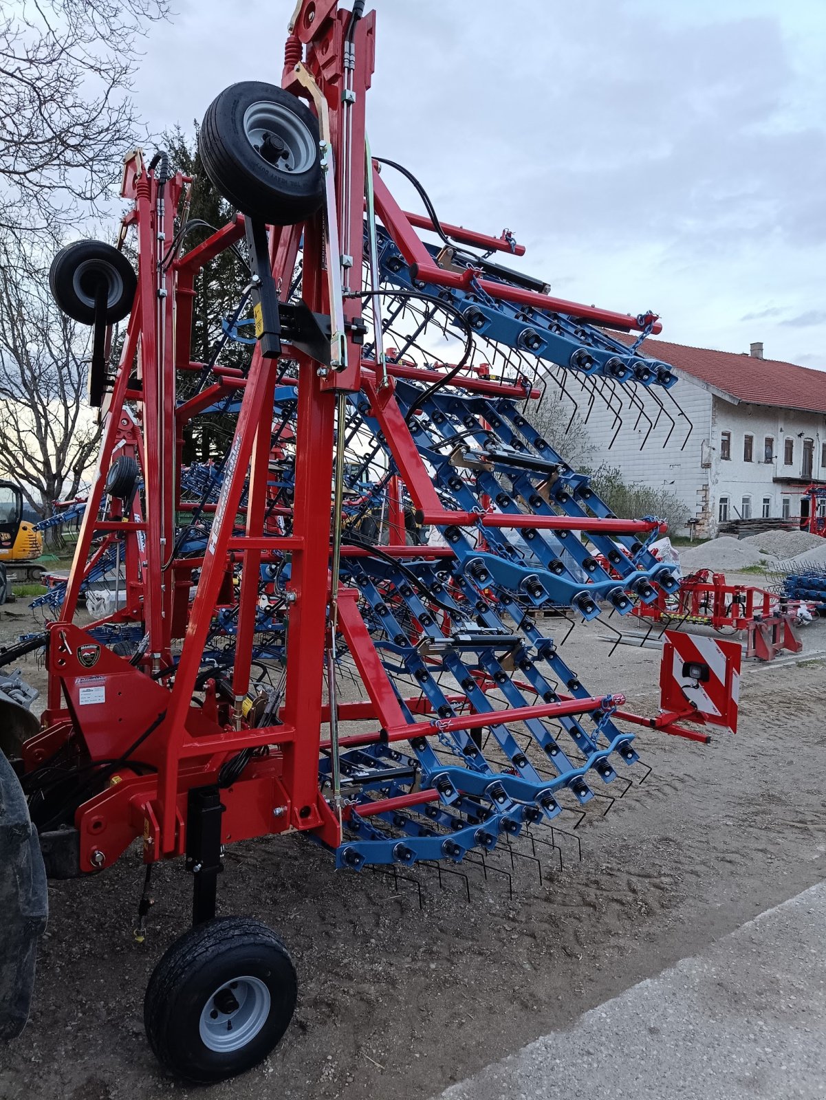 Hackstriegel of the type Hatzenbichler Ackerstriegel 12m, Neumaschine in Niedertaufkirchen (Picture 1)