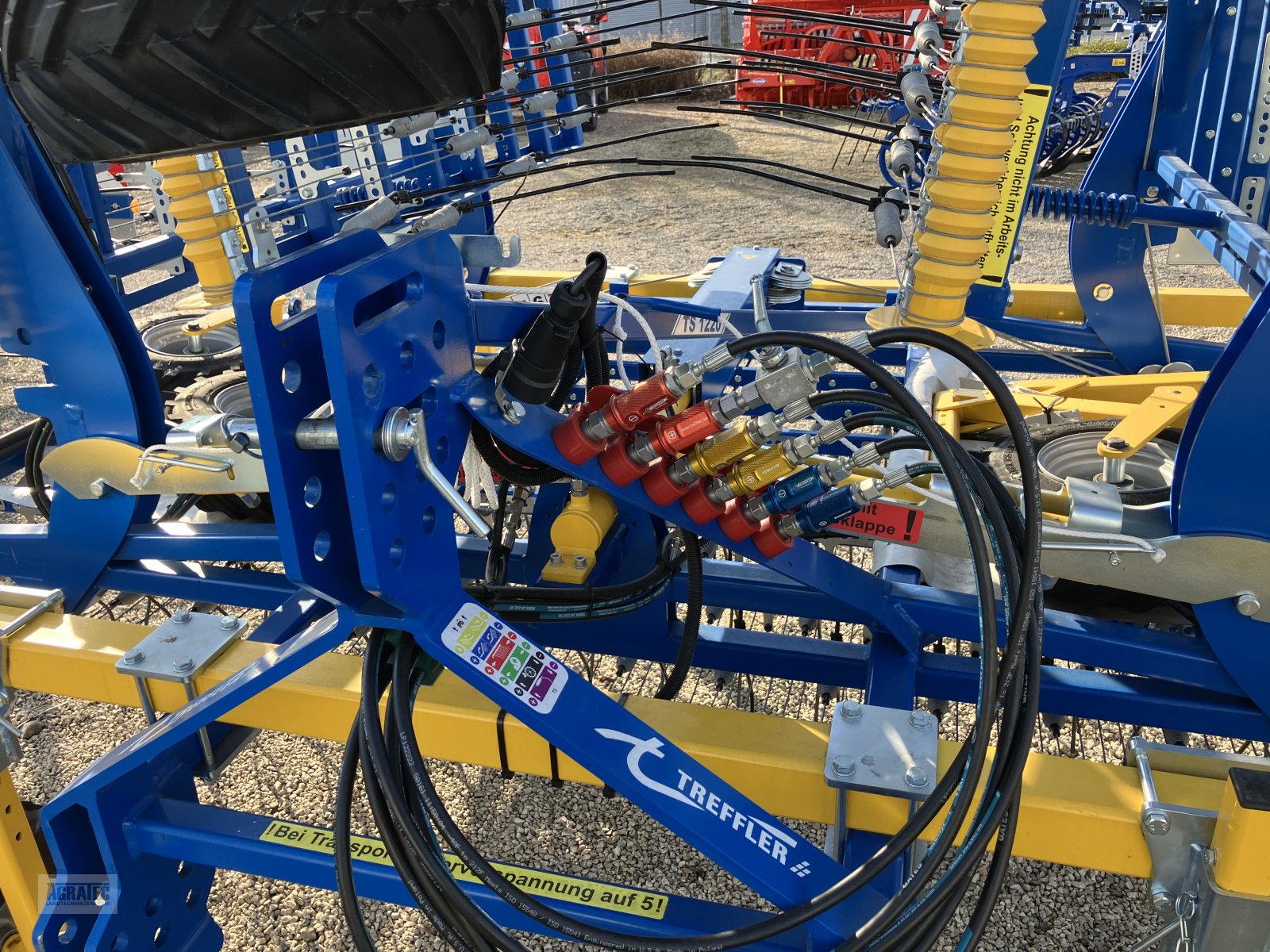 Hackstriegel of the type Treffler TS 1220 M5, Neumaschine in Salching bei Straubing (Picture 2)