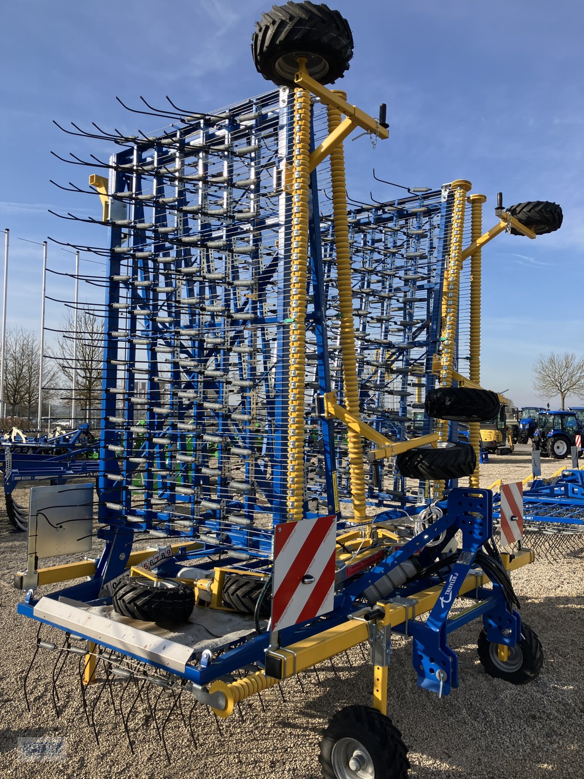 Hackstriegel of the type Treffler TS 1220 M5, Neumaschine in Salching bei Straubing (Picture 3)