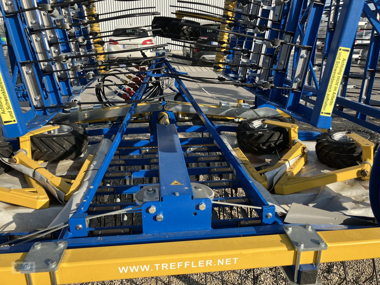 Hackstriegel of the type Treffler TS 1220 M5, Neumaschine in Salching bei Straubing (Picture 7)