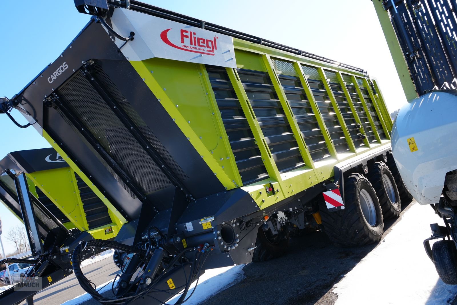 Häcksel Transportwagen of the type Fliegl Cargos HTW 760 Business (Isobus), Vorführmaschine in Burgkirchen (Picture 1)
