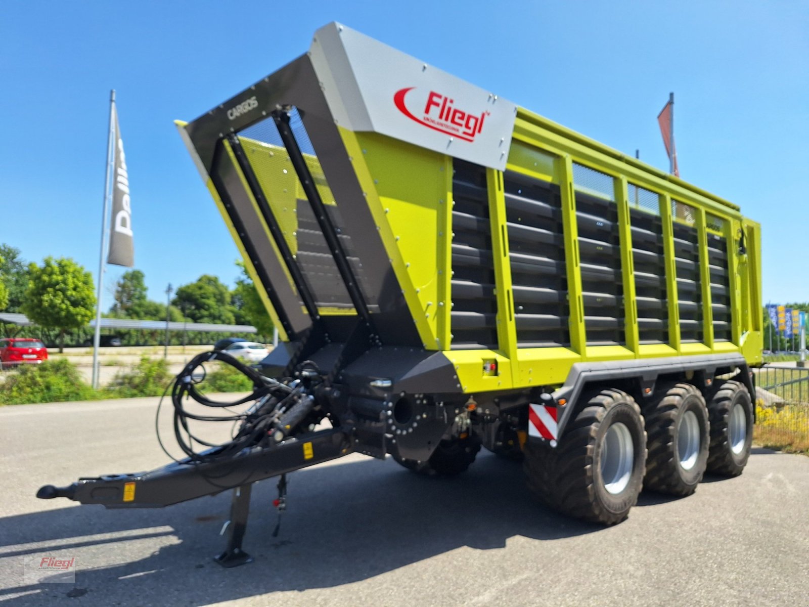 Häcksel Transportwagen typu Fliegl CARGOS HTW750Trend-Tridem, Gebrauchtmaschine v Kirchdorf bei Haag (Oberbayern) (Obrázek 1)