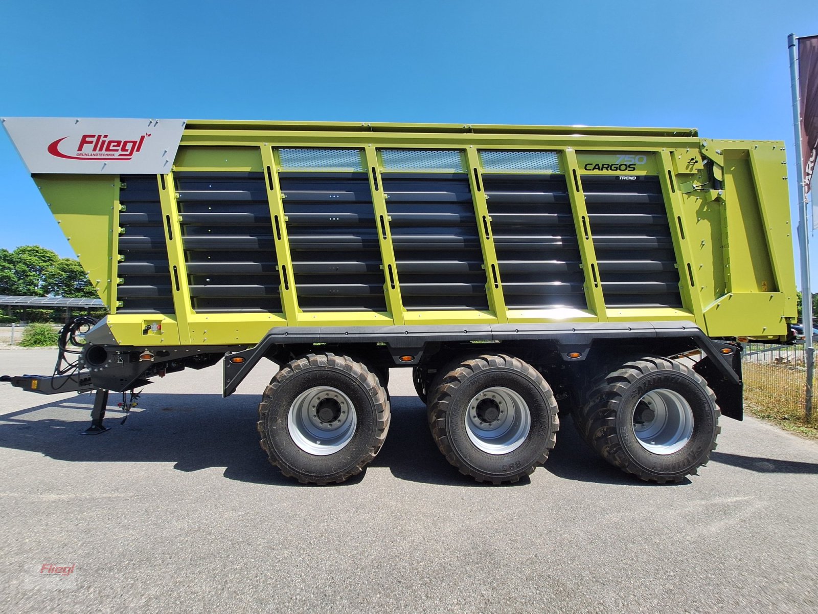Häcksel Transportwagen typu Fliegl CARGOS HTW750Trend-Tridem, Gebrauchtmaschine v Kirchdorf bei Haag (Oberbayern) (Obrázek 2)