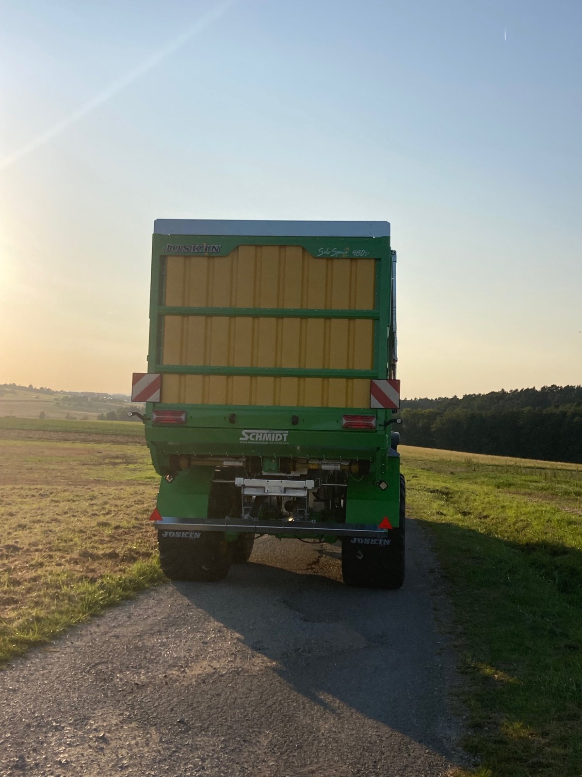 Häcksel Transportwagen des Typs Joskin Silo-SPACE2 480D, Neumaschine in Mittelrüsselbach (Bild 4)