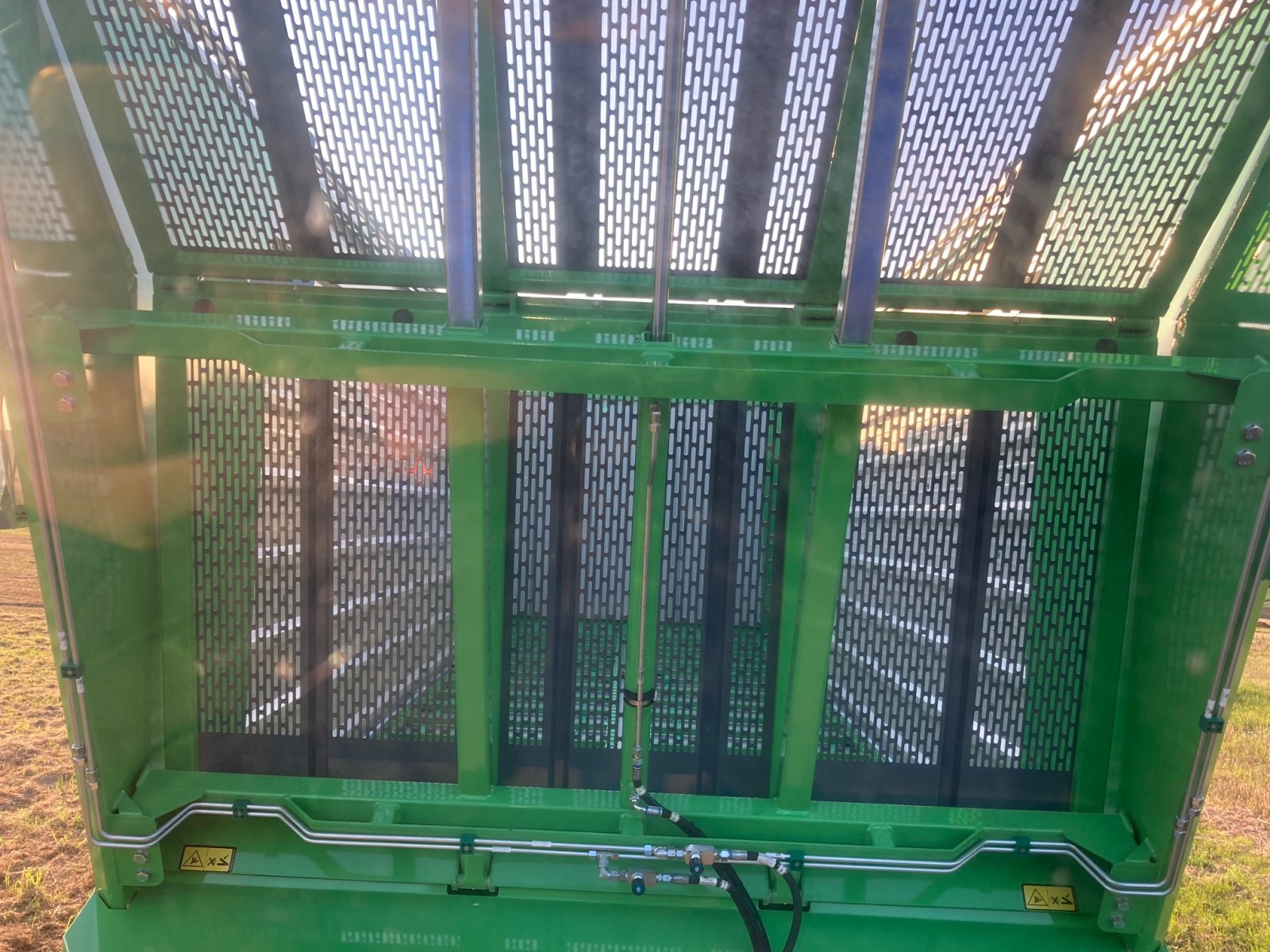 Häcksel Transportwagen des Typs Joskin Silo-SPACE2 480D, Neumaschine in Mittelrüsselbach (Bild 5)