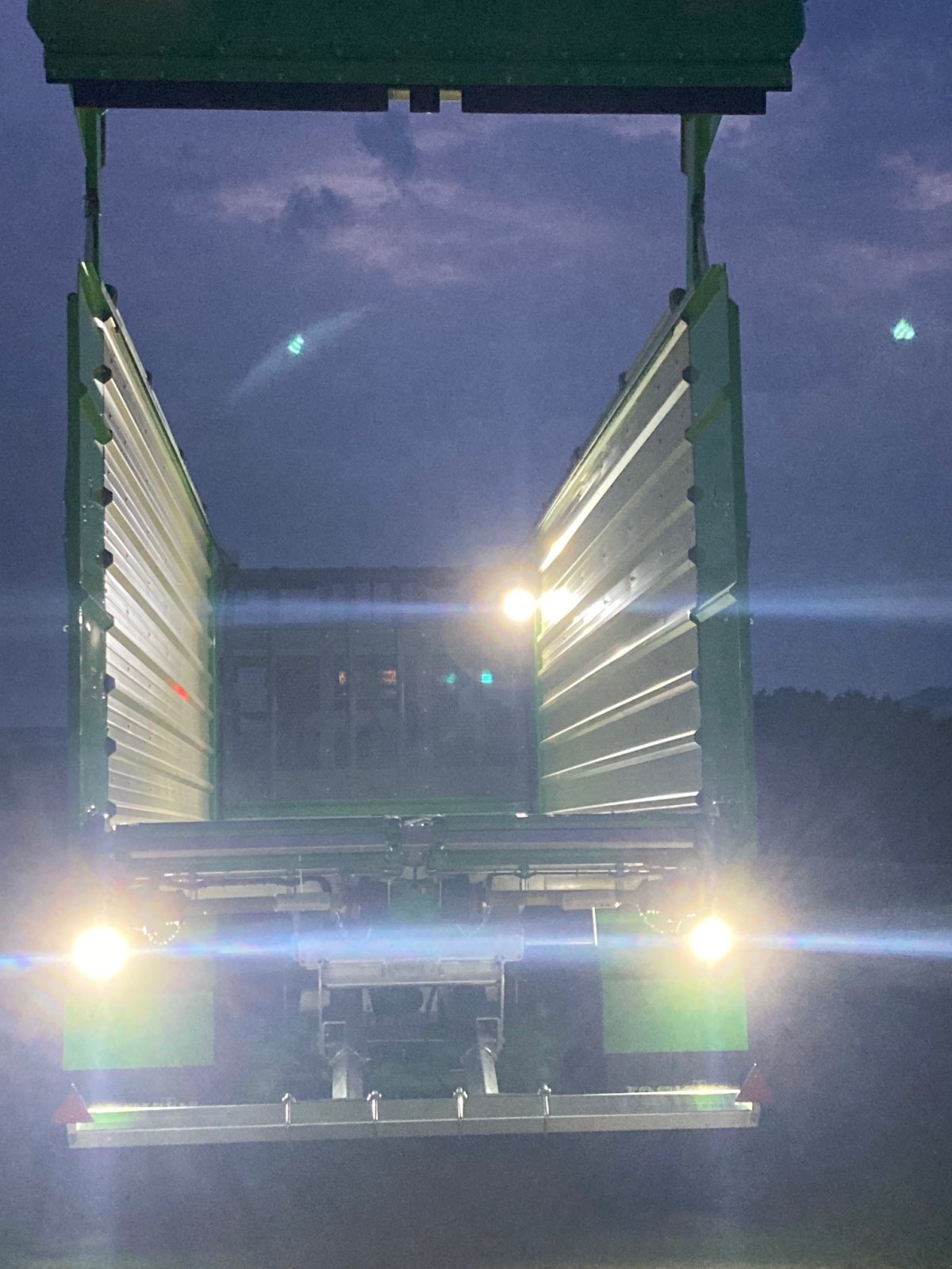 Häcksel Transportwagen des Typs Joskin Silo-SPACE2 480D, Neumaschine in Mittelrüsselbach (Bild 6)