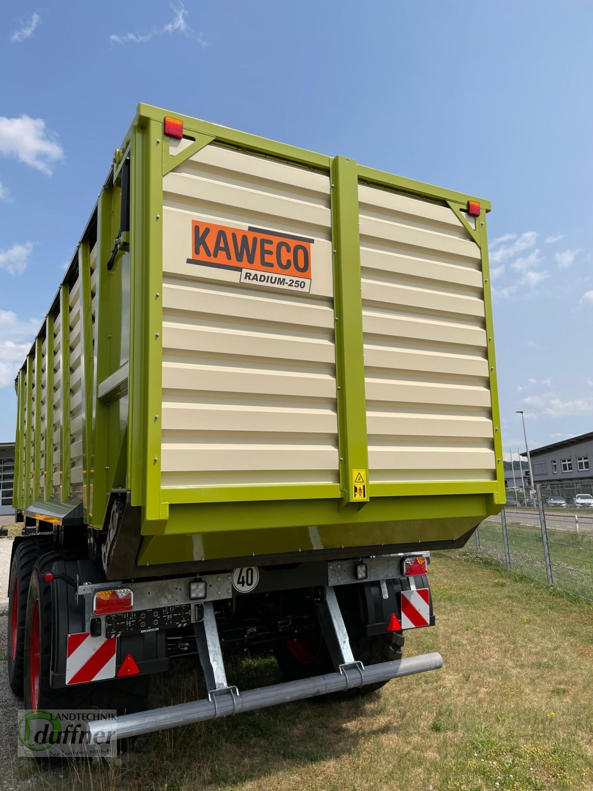 Häcksel Transportwagen des Typs Kaweco Radium 250 P, Neumaschine in Münsingen (Bild 4)