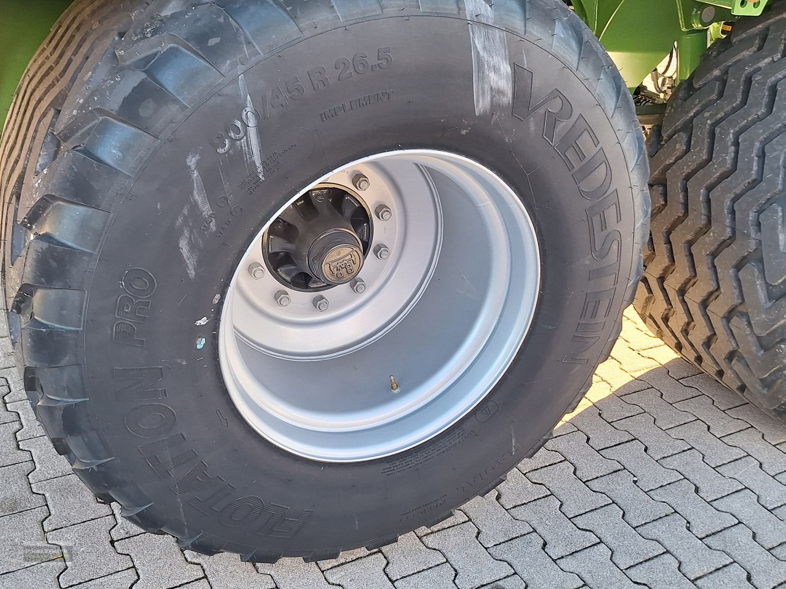 Häcksel Transportwagen des Typs Krone GX 440, Neumaschine in Aurolzmünster (Bild 18)