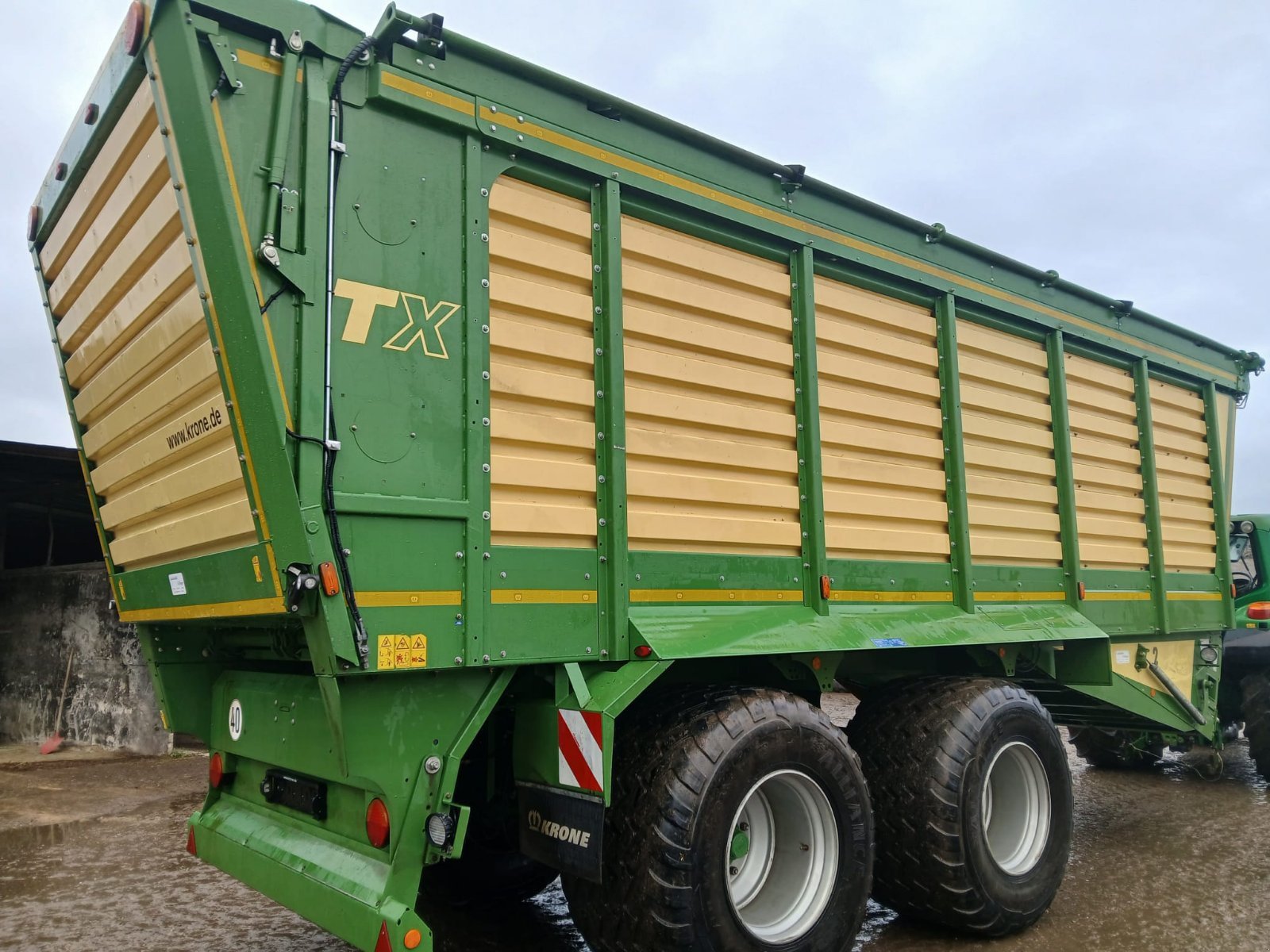 Häcksel Transportwagen of the type Krone TX 460, Gebrauchtmaschine in Tannhausen (Picture 3)
