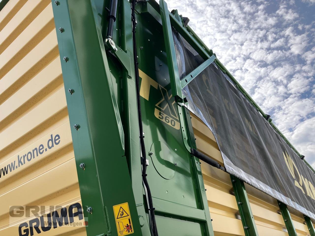 Häcksel Transportwagen van het type Krone TX 560 GL, Neumaschine in Friedberg-Derching (Foto 8)