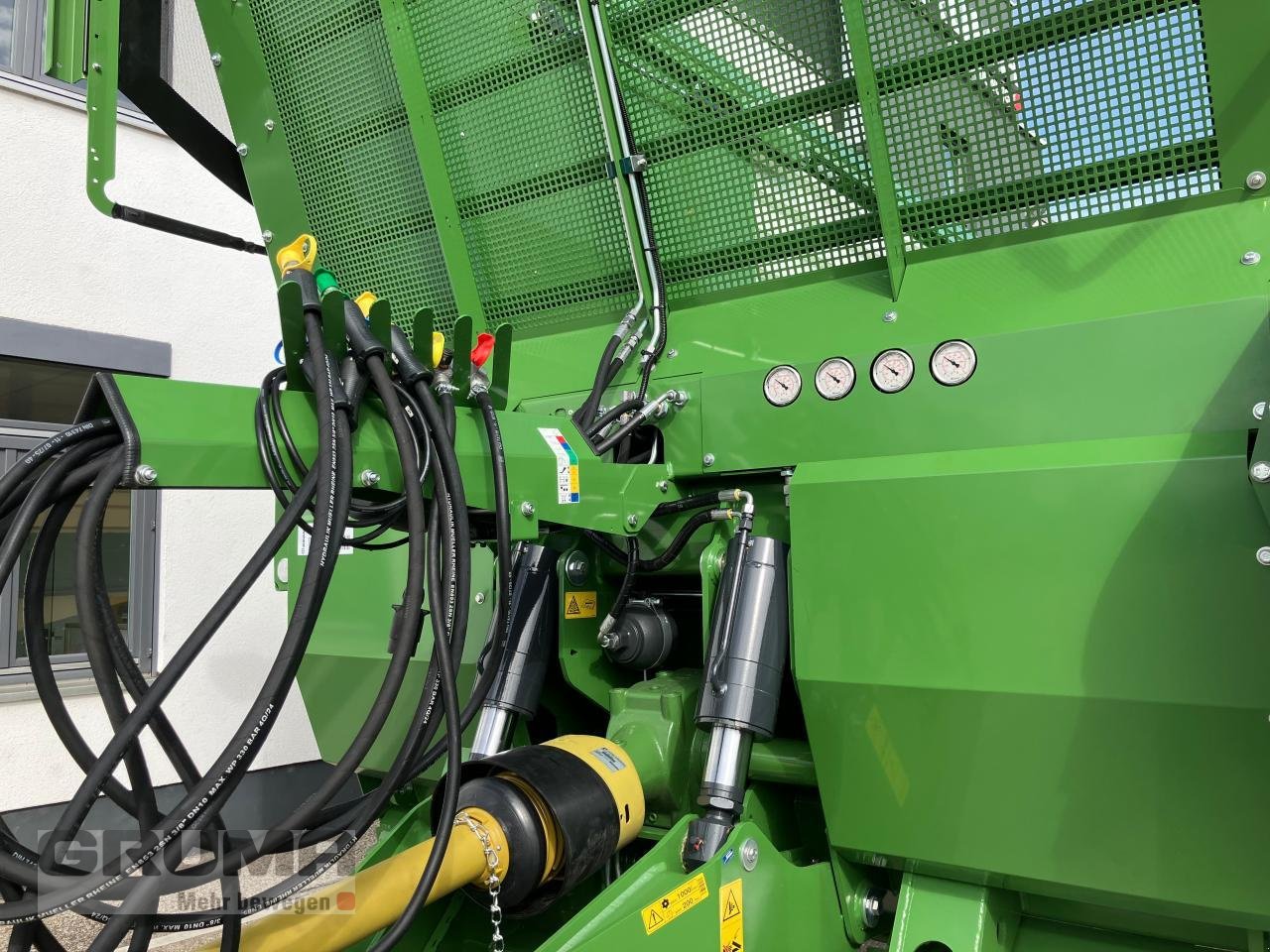 Häcksel Transportwagen van het type Krone TX 560 GL, Neumaschine in Friedberg-Derching (Foto 14)