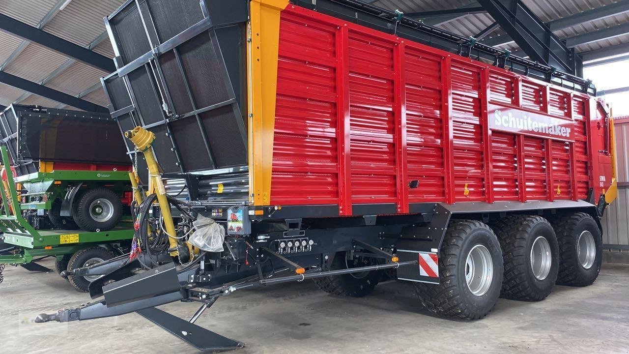 Häcksel Transportwagen des Typs Schuitemaker Siwa 840 W, Neumaschine in Uelsen (Bild 1)