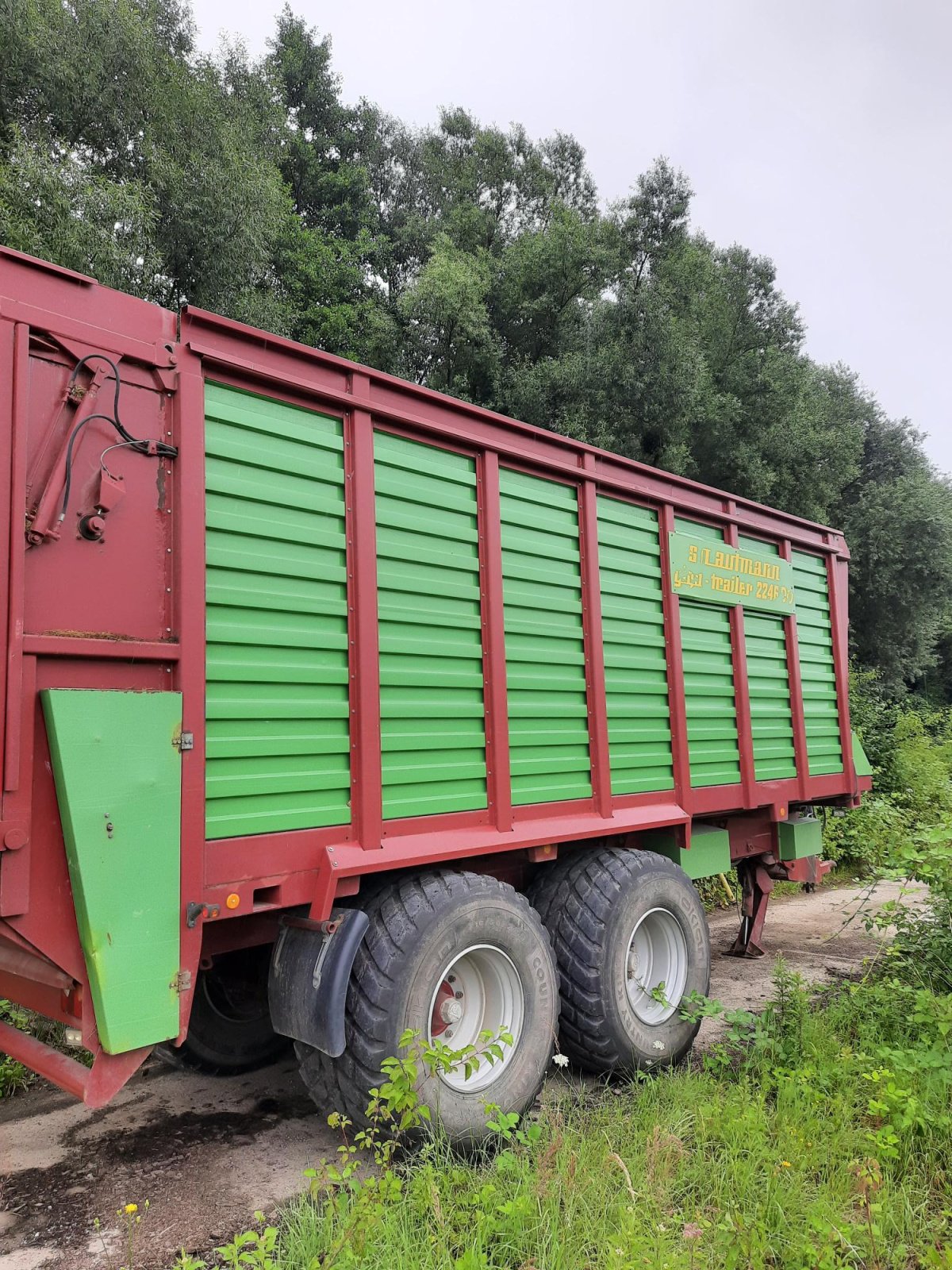 Häcksel Transportwagen des Typs Strautmann Giga-Trailer 2246 DO, Gebrauchtmaschine in Kirchbrak (Bild 1)