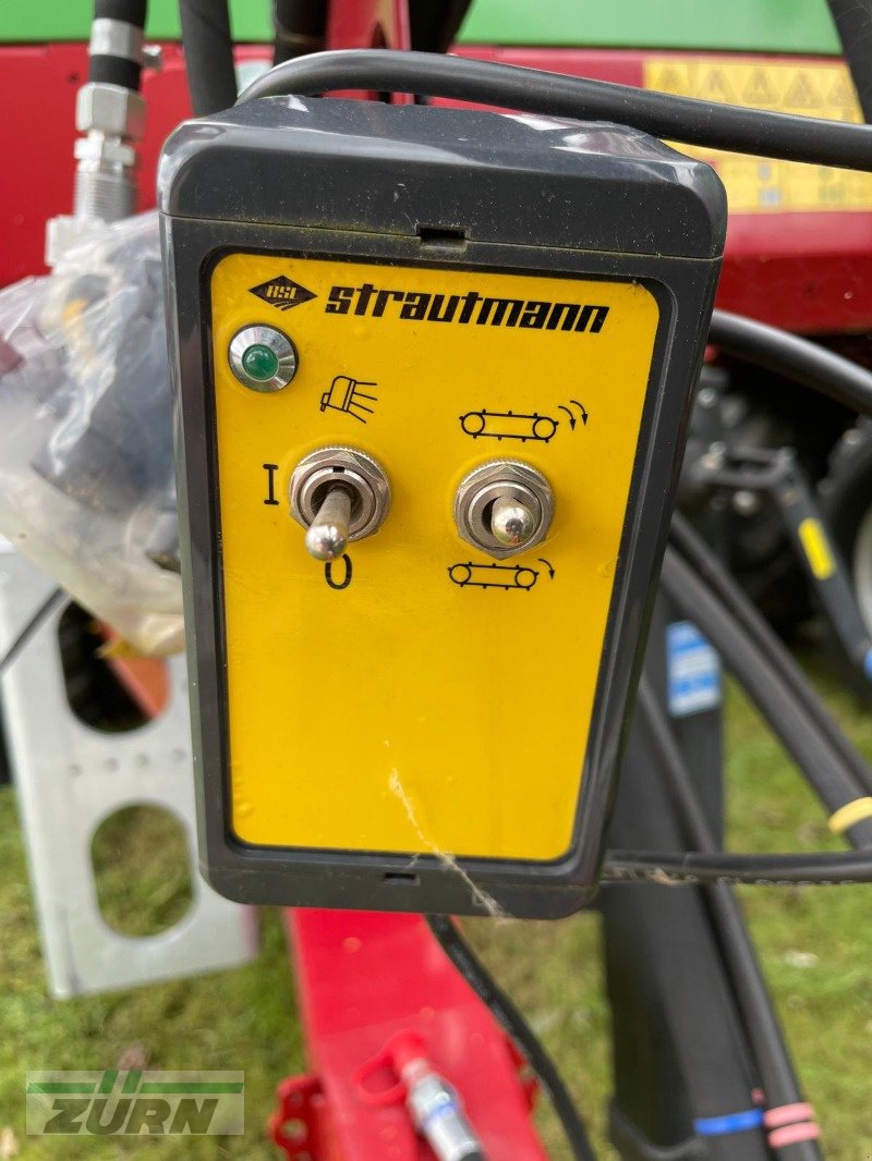 Häcksel Transportwagen des Typs Strautmann Giga-Trailer 400, Neumaschine in Windsbach (Bild 13)