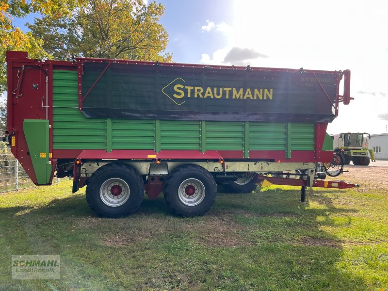 Häcksel Transportwagen des Typs Strautmann GIGA-TRAILER 460DO, Neumaschine in Woltersdorf (Bild 1)