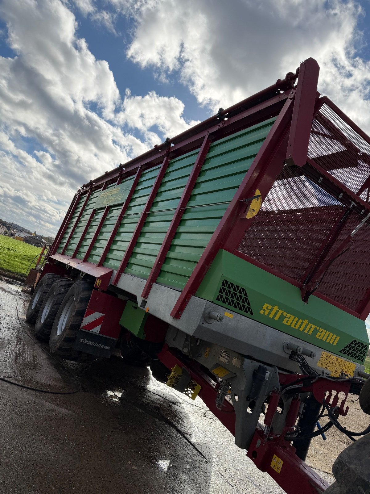 Häcksel Transportwagen des Typs Strautmann Giga Trailer 5402, Gebrauchtmaschine in Willebadessen (Bild 3)