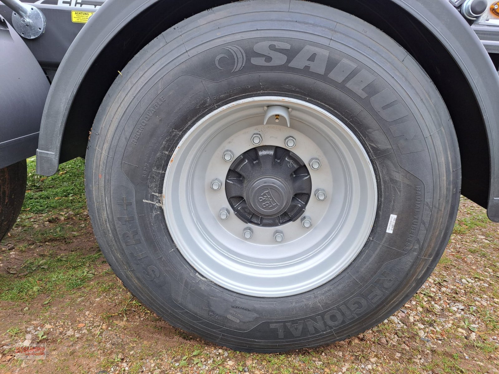 Hakenwagen a típus Fliegl HKL 18 Hackenlift-Tandemanhänger, Neumaschine ekkor: Rottenburg a.d. Laaber (Kép 8)