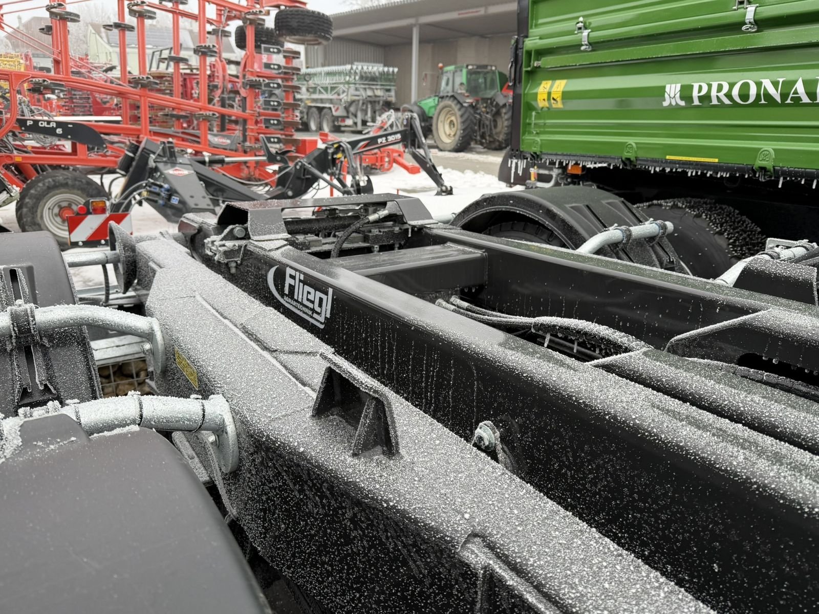 Hakenwagen del tipo Fliegl HKL 18, Neumaschine In Göpfritz (Immagine 6)
