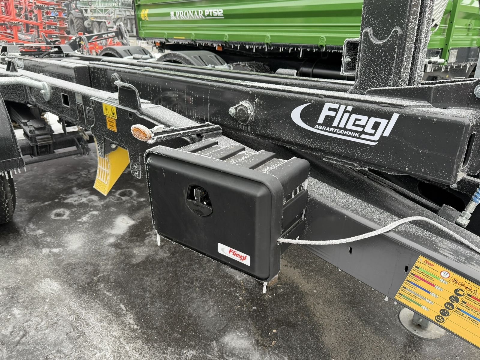 Hakenwagen del tipo Fliegl HKL 18, Neumaschine In Göpfritz (Immagine 2)