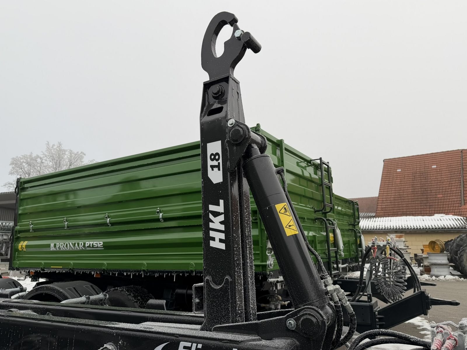 Hakenwagen del tipo Fliegl HKL 18, Neumaschine In Göpfritz (Immagine 3)