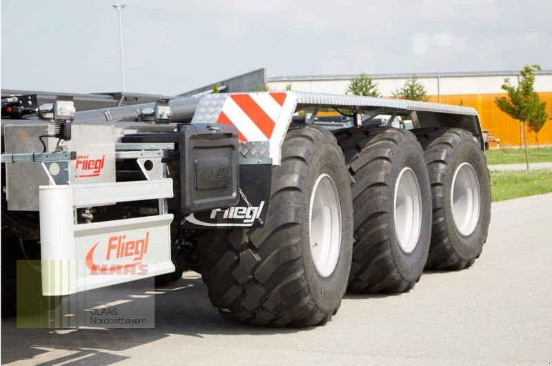 Hakenwagen des Typs Fliegl HKL 22 JUMBO TANDEM, Neumaschine in Altenstadt a.d. Waldnaab (Bild 3)