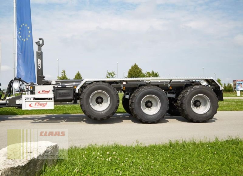Hakenwagen des Typs Fliegl HKL 22 JUMBO TANDEM, Neumaschine in Altenstadt a.d. Waldnaab (Bild 2)
