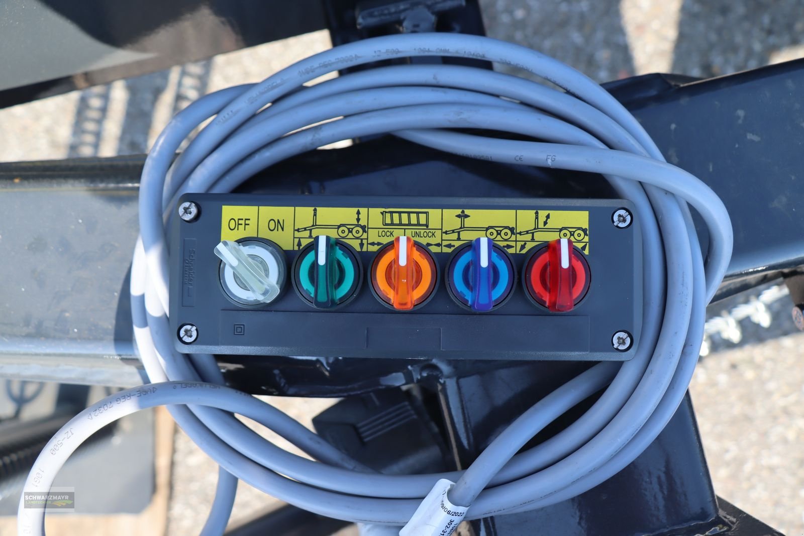 Hakenwagen типа PRONAR T185/1 Hakenliftanhänger, Neumaschine в Gampern (Фотография 21)